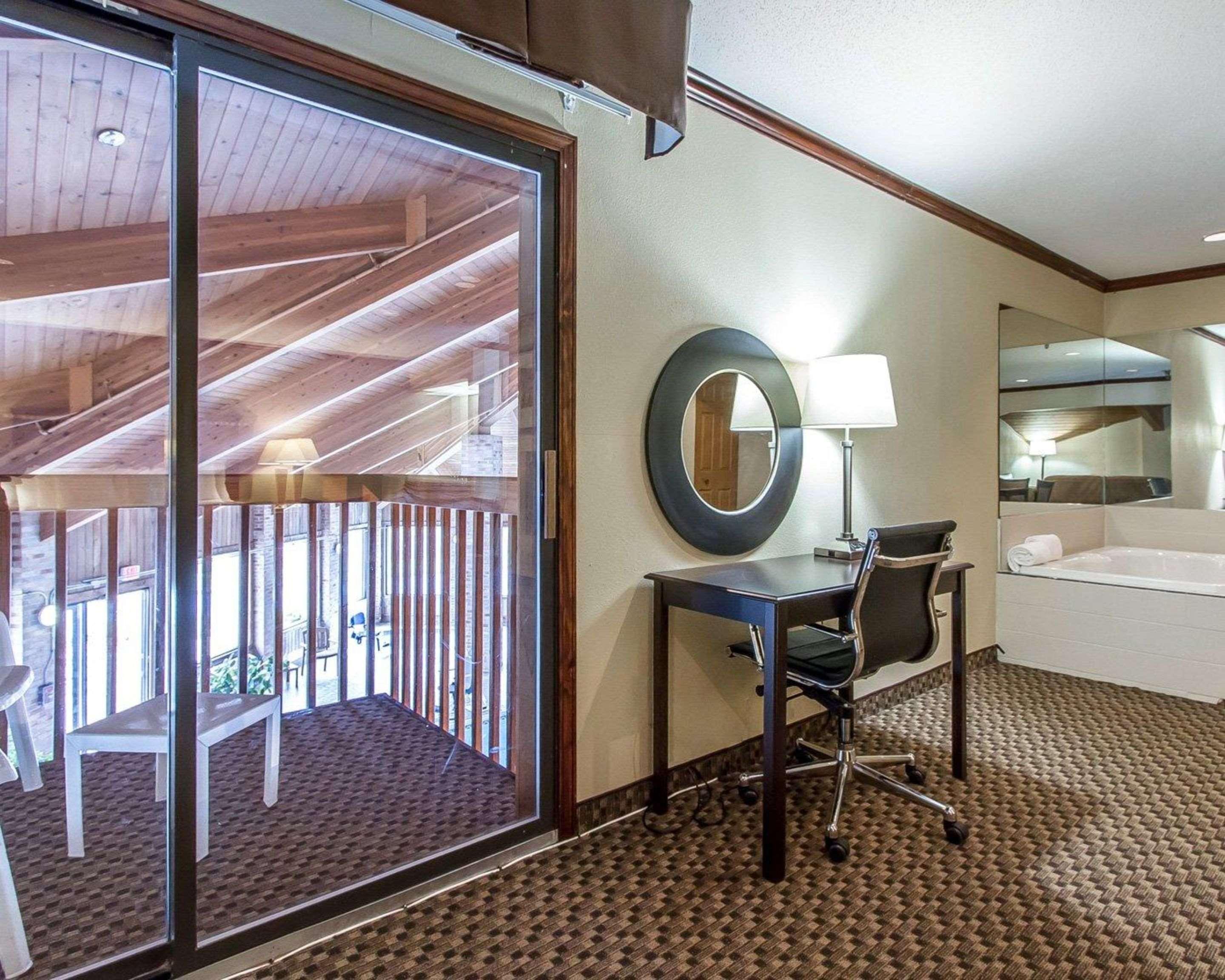 Quality Inn Macomb Near University Area Extérieur photo