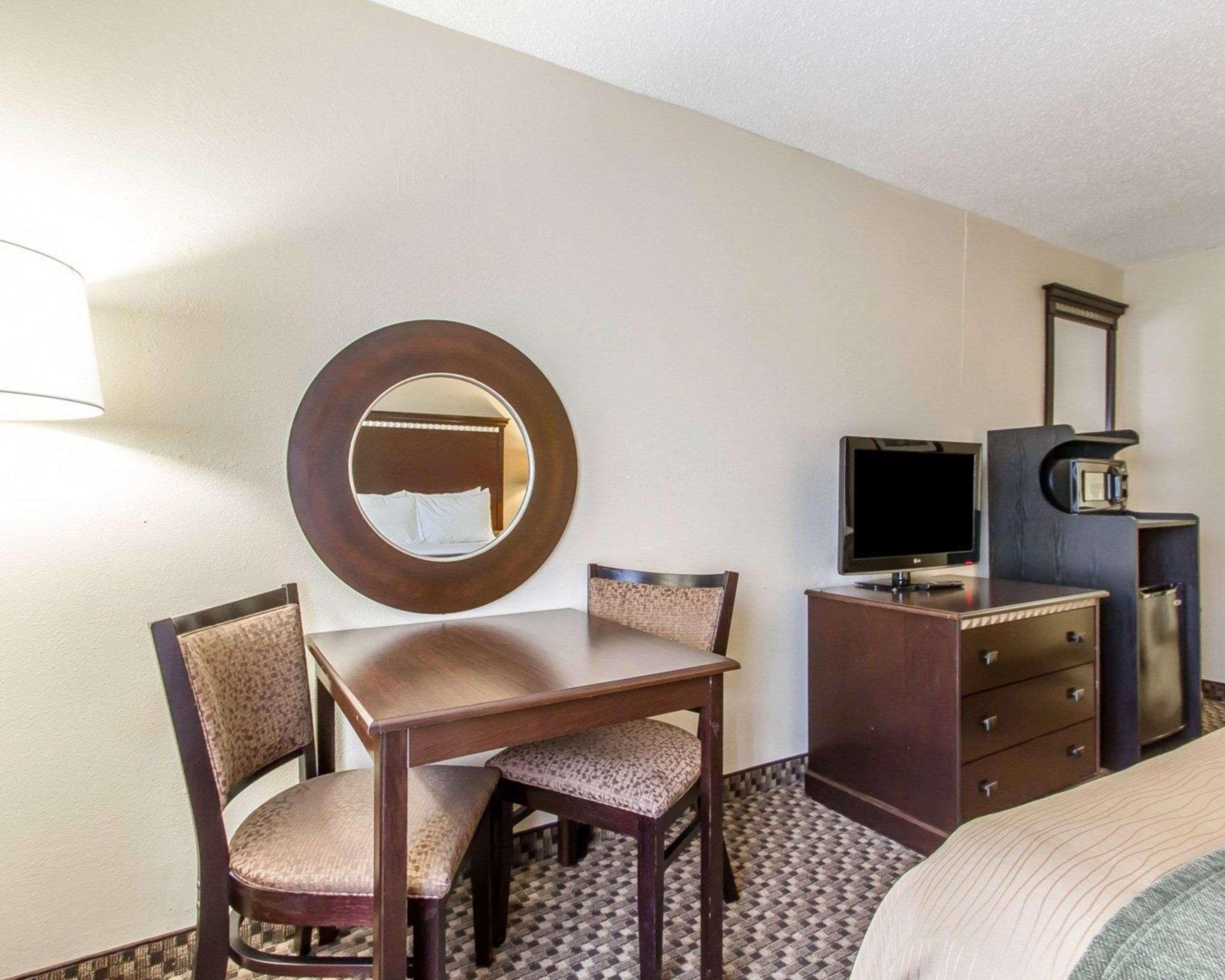Quality Inn Macomb Near University Area Extérieur photo