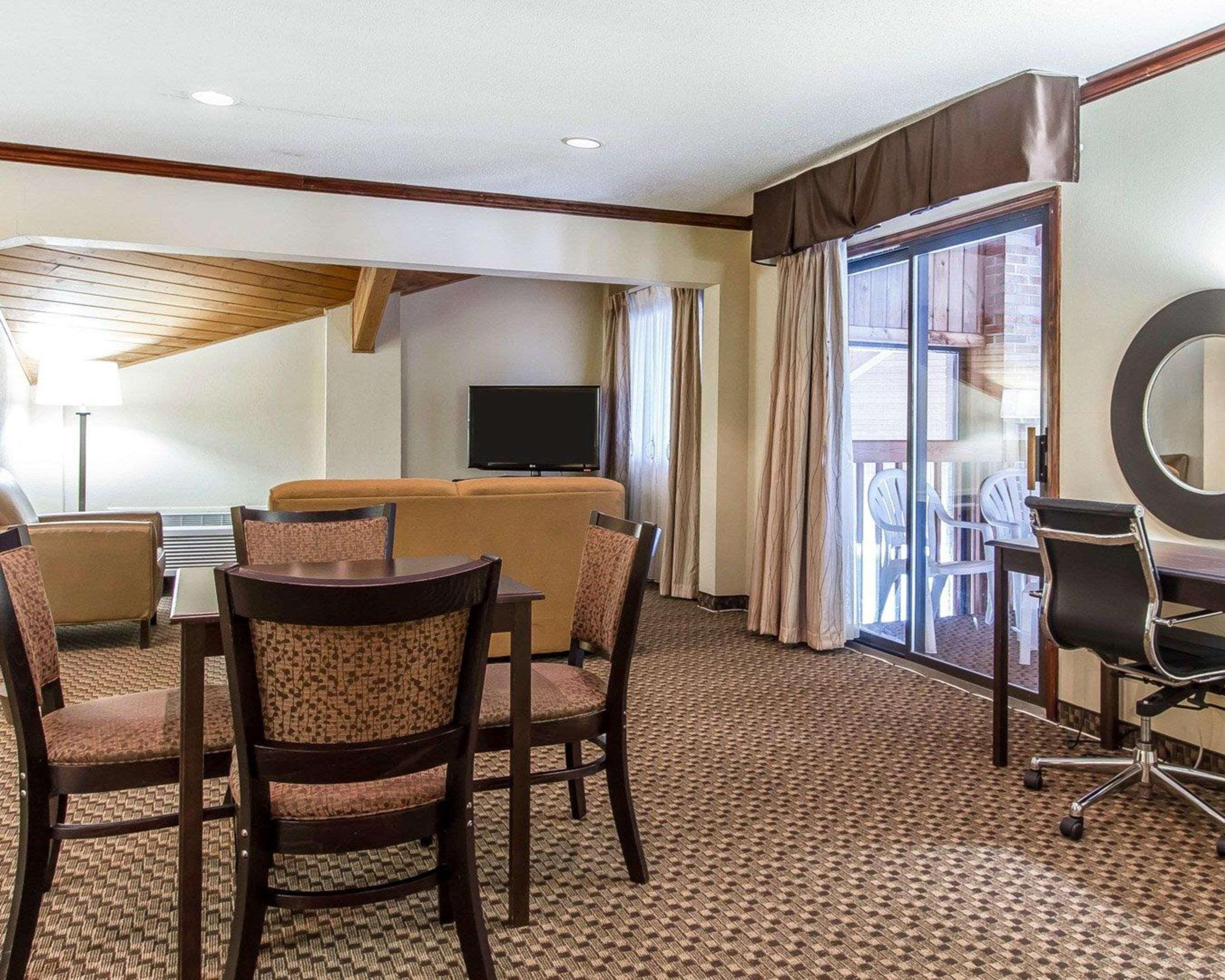 Quality Inn Macomb Near University Area Extérieur photo