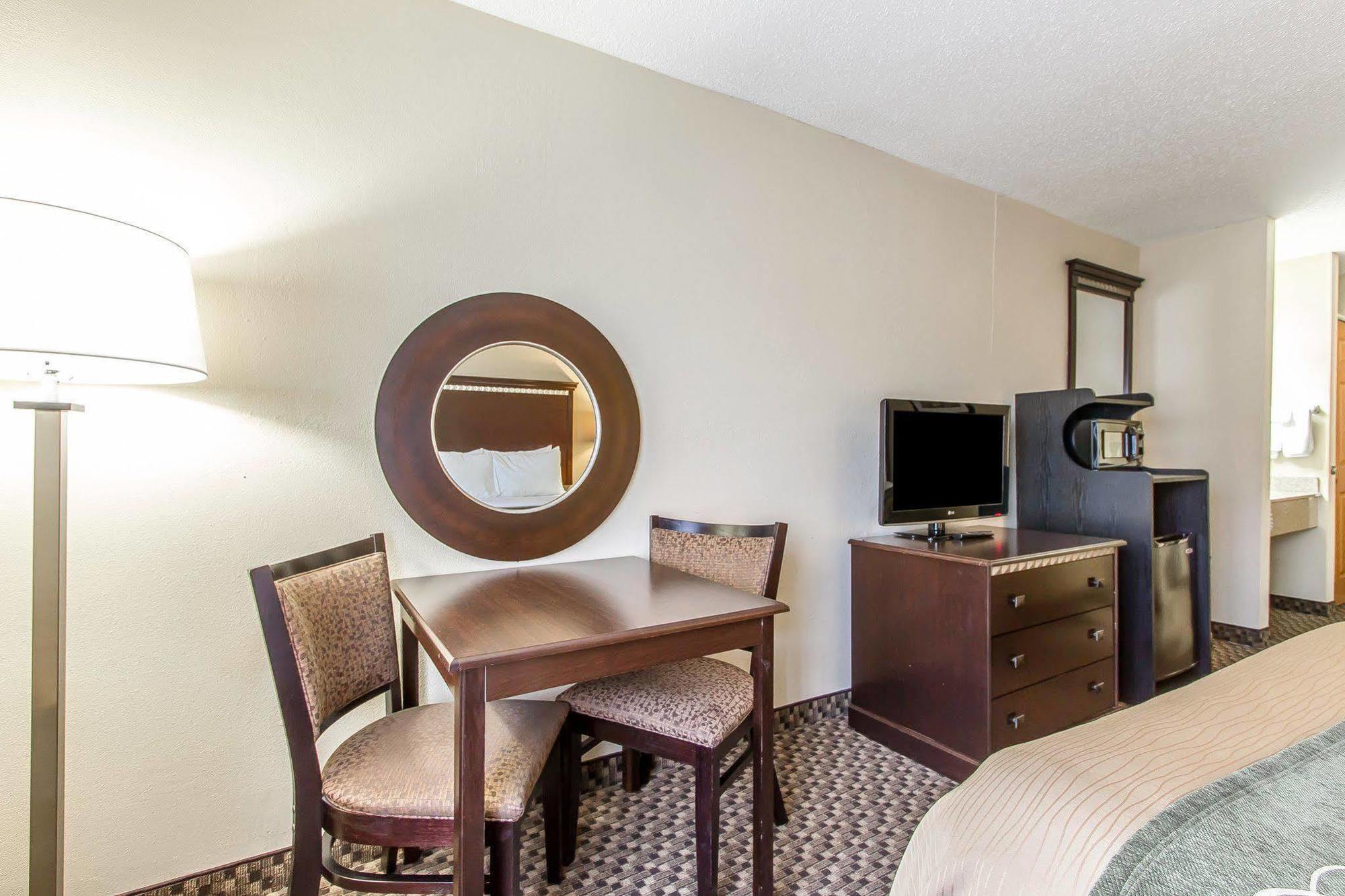 Quality Inn Macomb Near University Area Extérieur photo