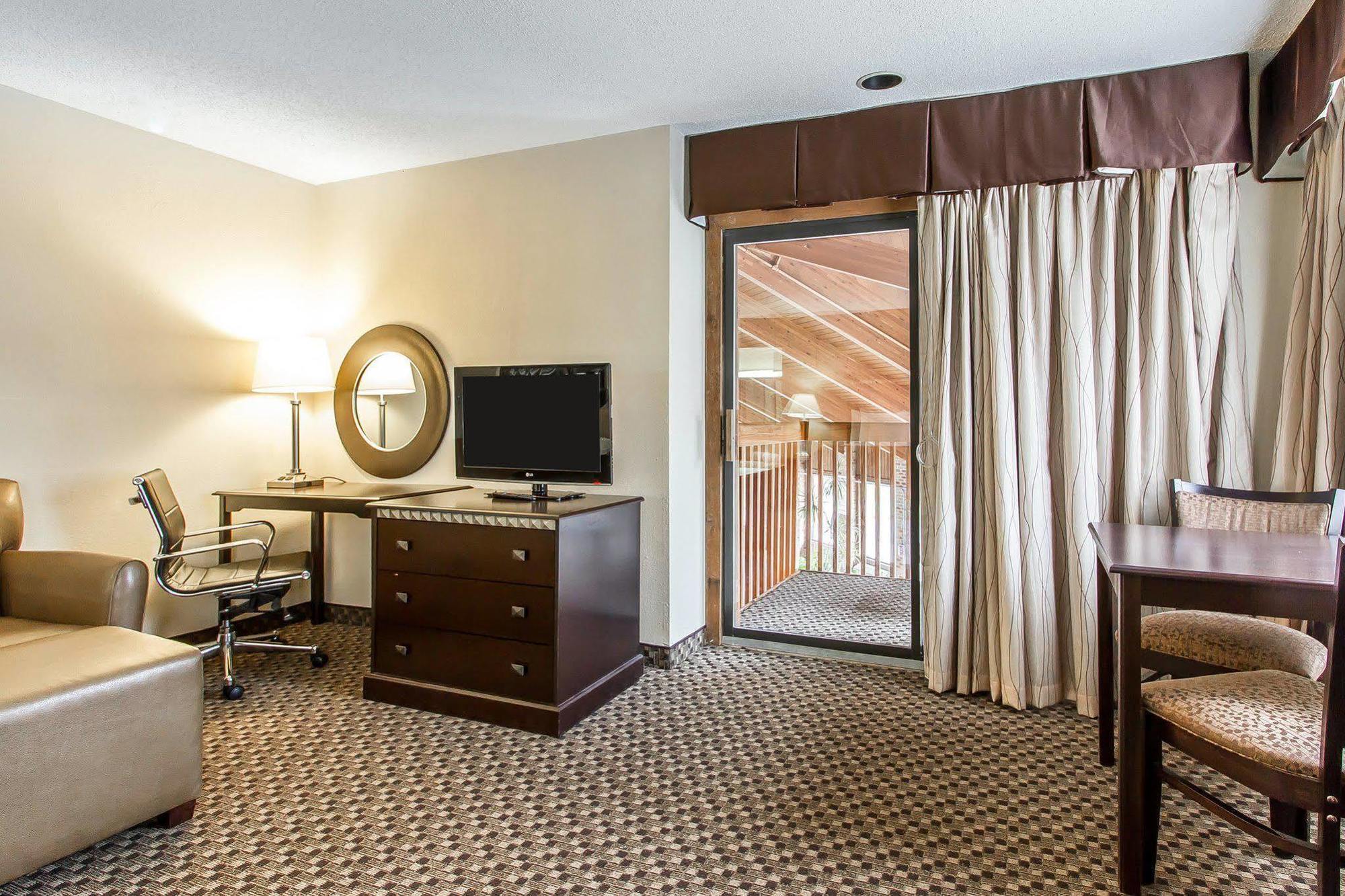Quality Inn Macomb Near University Area Extérieur photo